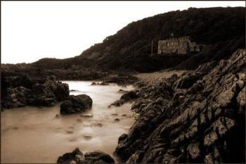 "Lindsay Castle Knoetzie"
