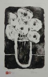 "Flower II Round B&W"