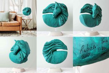 "Equus Round"