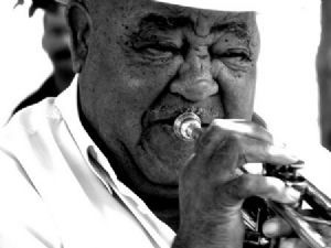 "Waterfront Musician 2"